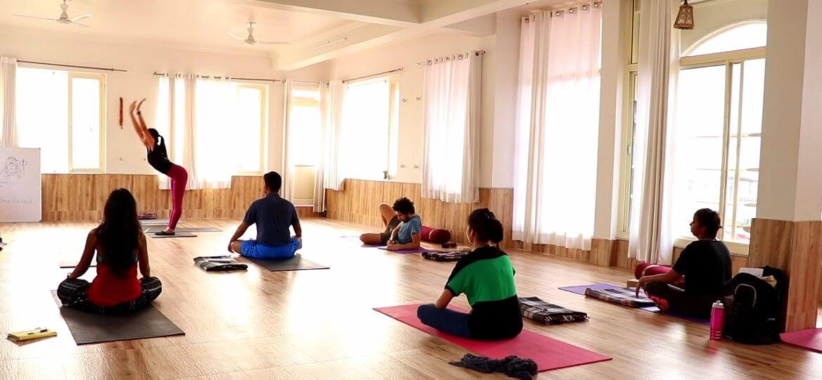 300 hour Yoga Teacher Training in Rishikesh